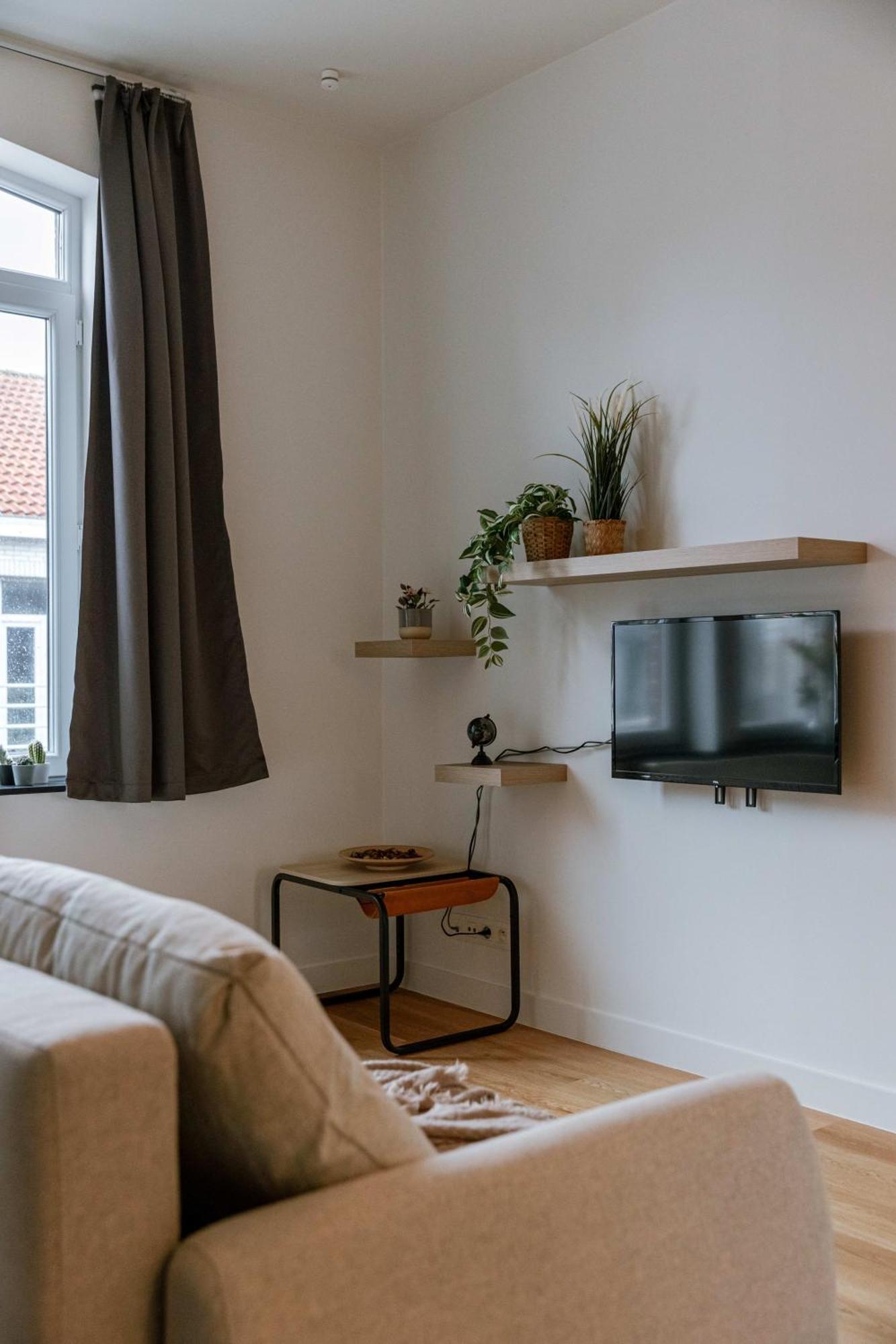 Huswell - Charming Just Steps From The Beach. Apartment