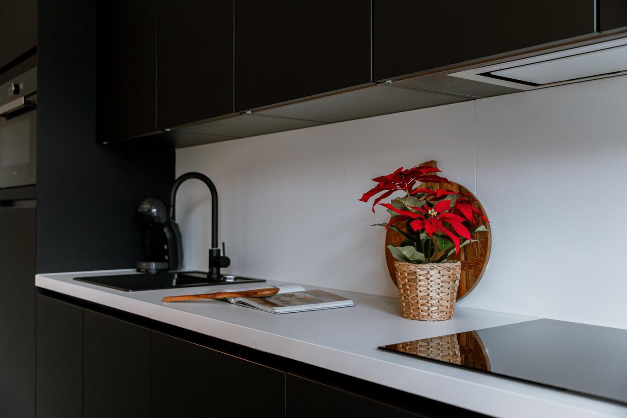 Apartment Huswell - Charming Just Steps From The Beach. *