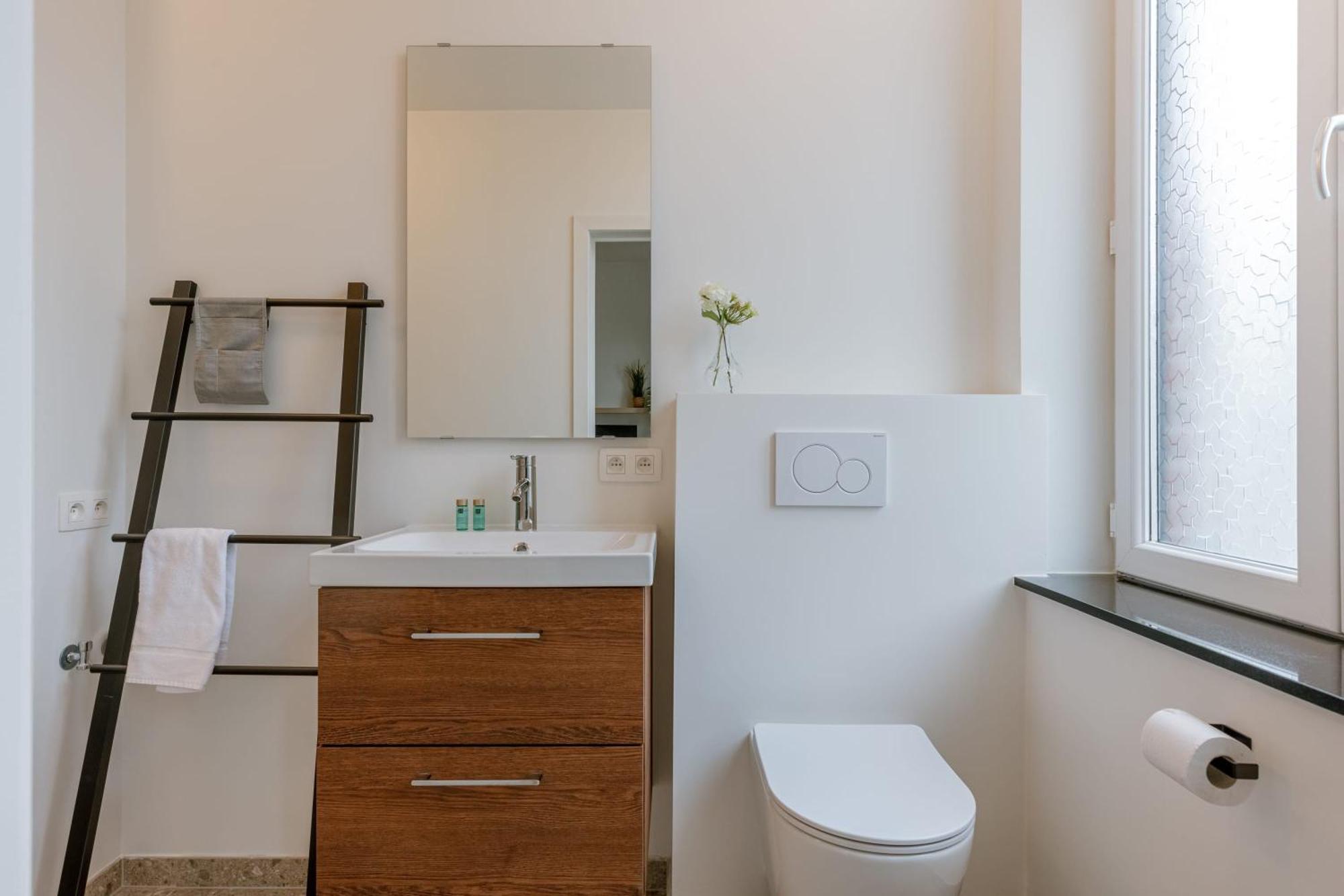 Huswell - Charming Just Steps From The Beach. Apartment