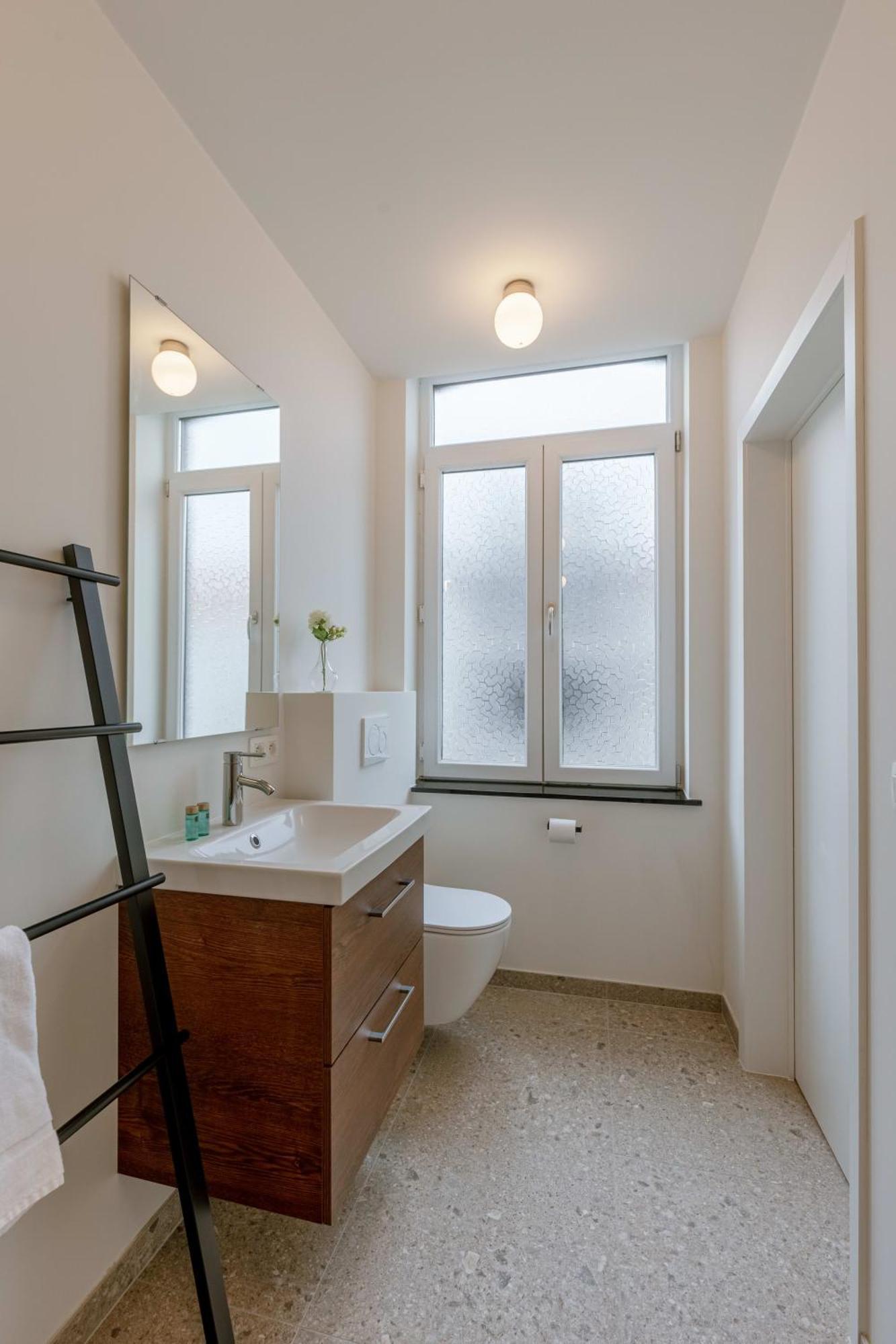 Huswell - Charming Just Steps From The Beach. Apartment